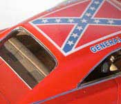 General Lee roof with confederate flag