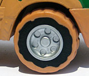 Chevron Cars Freddy 4-Wheeler wheel detail
