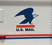GreenLight Collectibles Cheers U.S. Mail Long-Life Postal Delivery Vehicle hood detail